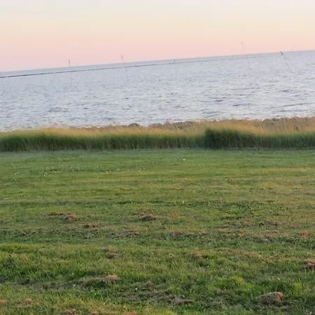 Nordsee Und Natur. Gemütliche Mit Deichblick