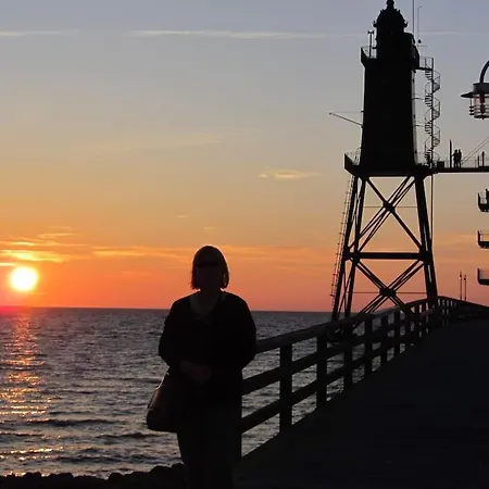 Nordsee Und Natur. Gemütliche Mit Deichblick Dorumer Neufeld